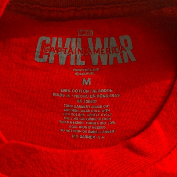 Captain America/Iron Man Civil War tee - Picture 3 of 3